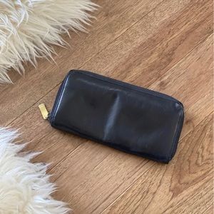 Vintage DKNY Black Genuine Pebbled Leather Zip Round Wallet Clutch CLASSIC